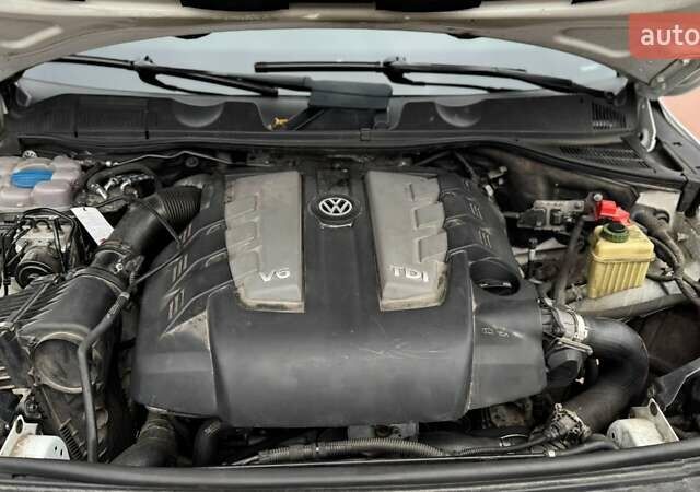 Белый Фольксваген Туарег, объемом двигателя 2.97 л и пробегом 206 тыс. км за 24900 $, фото 9 на Automoto.ua