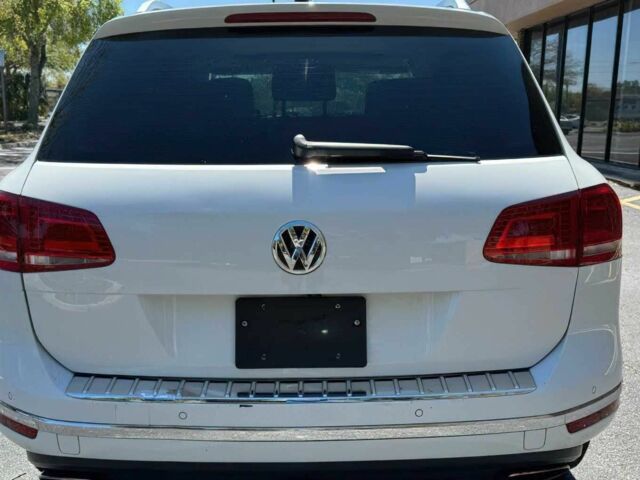 Білий Фольксваген Туарег, об'ємом двигуна 3.6 л та пробігом 78 тис. км за 6200 $, фото 4 на Automoto.ua