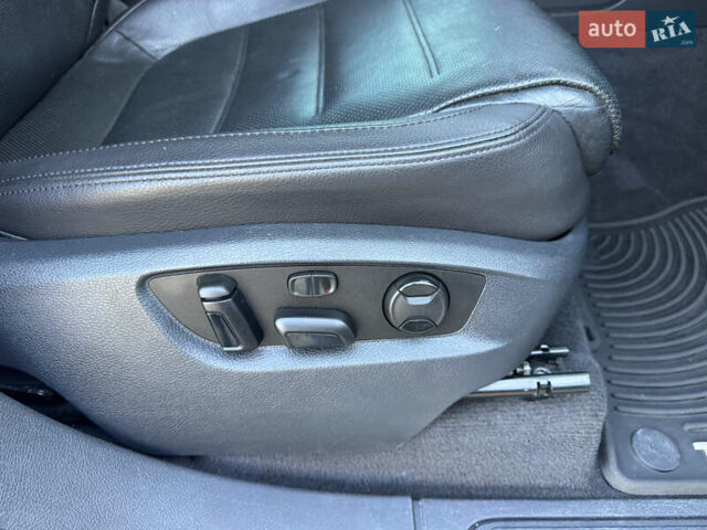 Белый Фольксваген Туарег, объемом двигателя 3.6 л и пробегом 242 тыс. км за 18500 $, фото 24 на Automoto.ua