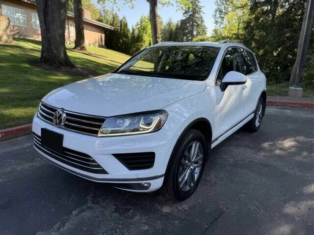 Белый Фольксваген Туарег, объемом двигателя 3.6 л и пробегом 70 тыс. км за 3800 $, фото 2 на Automoto.ua