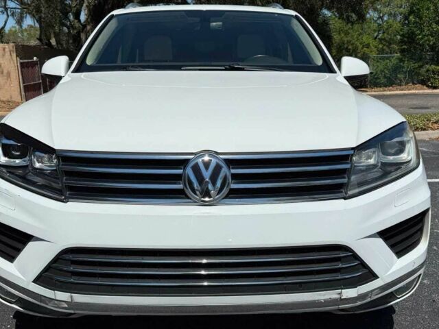 Білий Фольксваген Туарег, об'ємом двигуна 3.6 л та пробігом 78 тис. км за 6200 $, фото 1 на Automoto.ua