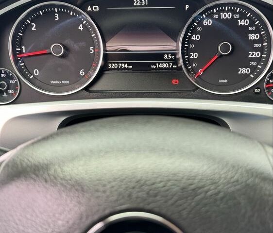 Белый Фольксваген Туарег, объемом двигателя 3 л и пробегом 320 тыс. км за 23700 $, фото 12 на Automoto.ua