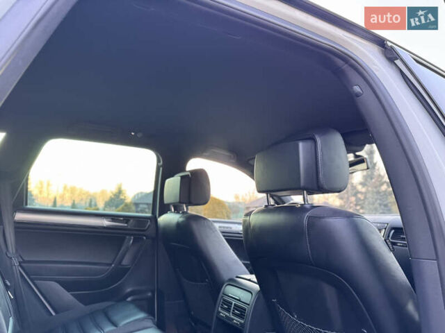 Білий Фольксваген Туарег, об'ємом двигуна 4.13 л та пробігом 197 тис. км за 27000 $, фото 36 на Automoto.ua