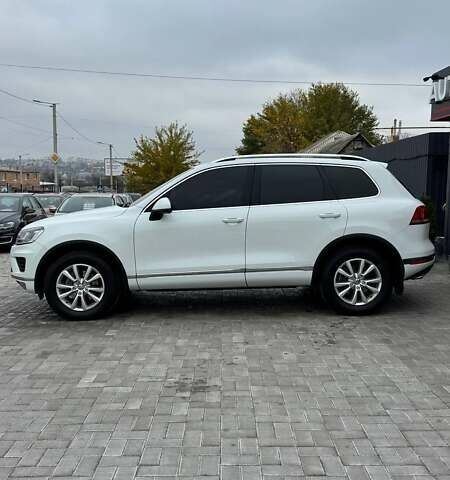Білий Фольксваген Туарег, об'ємом двигуна 2.97 л та пробігом 320 тис. км за 23200 $, фото 1 на Automoto.ua