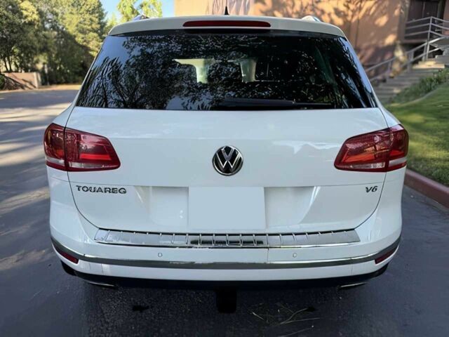 Белый Фольксваген Туарег, объемом двигателя 3.6 л и пробегом 72 тыс. км за 12000 $, фото 5 на Automoto.ua