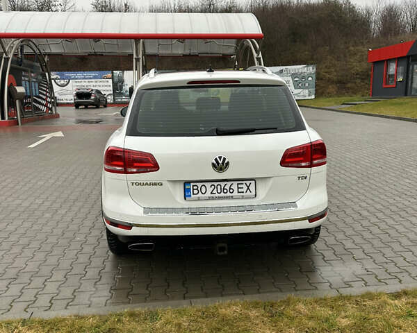 Белый Фольксваген Туарег, объемом двигателя 2.97 л и пробегом 215 тыс. км за 19700 $, фото 12 на Automoto.ua