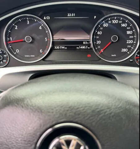 Білий Фольксваген Туарег, об'ємом двигуна 2.97 л та пробігом 320 тис. км за 23200 $, фото 17 на Automoto.ua