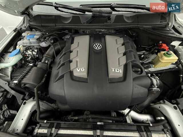 Белый Фольксваген Туарег, объемом двигателя 2.97 л и пробегом 216 тыс. км за 24500 $, фото 21 на Automoto.ua