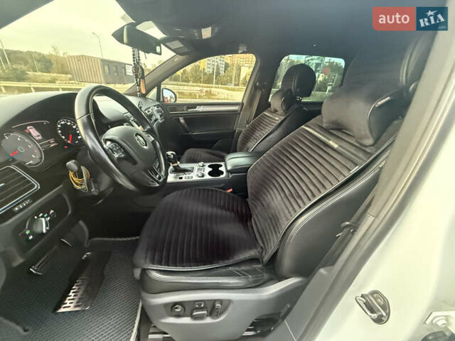 Білий Фольксваген Туарег, об'ємом двигуна 2.98 л та пробігом 287 тис. км за 24250 $, фото 17 на Automoto.ua