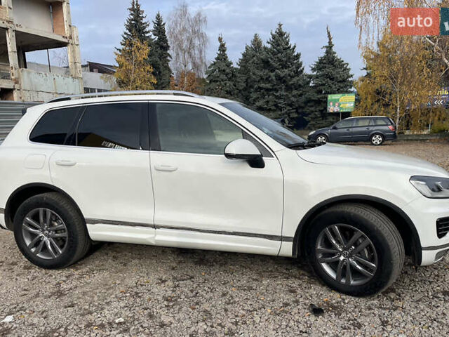 Білий Фольксваген Туарег, об'ємом двигуна 3 л та пробігом 199 тис. км за 35500 $, фото 4 на Automoto.ua
