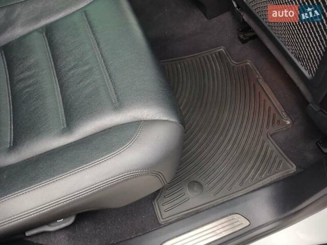 Белый Фольксваген Туарег, объемом двигателя 3 л и пробегом 170 тыс. км за 24900 $, фото 31 на Automoto.ua