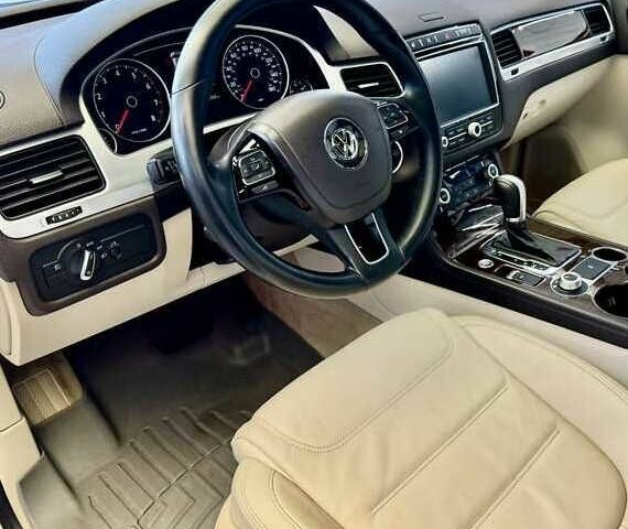 Белый Фольксваген Туарег, объемом двигателя 3.6 л и пробегом 89 тыс. км за 13100 $, фото 4 на Automoto.ua