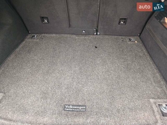 Белый Фольксваген Туарег, объемом двигателя 3 л и пробегом 170 тыс. км за 24900 $, фото 24 на Automoto.ua