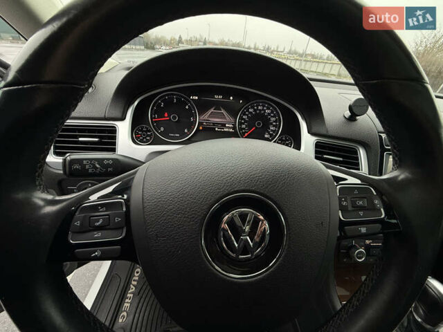 Белый Фольксваген Туарег, объемом двигателя 2.97 л и пробегом 216 тыс. км за 24500 $, фото 14 на Automoto.ua