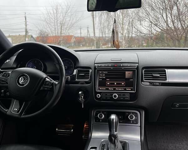 Білий Фольксваген Туарег, об'ємом двигуна 2.97 л та пробігом 334 тис. км за 26000 $, фото 21 на Automoto.ua