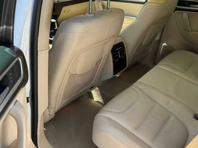 Білий Фольксваген Туарег, об'ємом двигуна 3.6 л та пробігом 78 тис. км за 6200 $, фото 9 на Automoto.ua