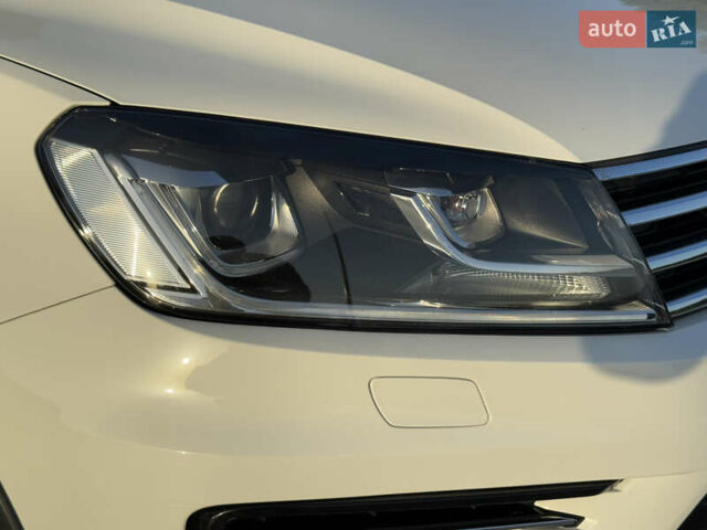 Білий Фольксваген Туарег, об'ємом двигуна 3 л та пробігом 279 тис. км за 24700 $, фото 50 на Automoto.ua