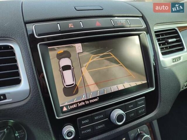 Білий Фольксваген Туарег, об'ємом двигуна 3 л та пробігом 157 тис. км за 27500 $, фото 18 на Automoto.ua