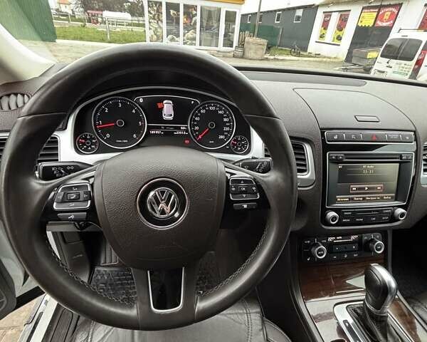 Белый Фольксваген Туарег, объемом двигателя 3 л и пробегом 269 тыс. км за 27000 $, фото 19 на Automoto.ua