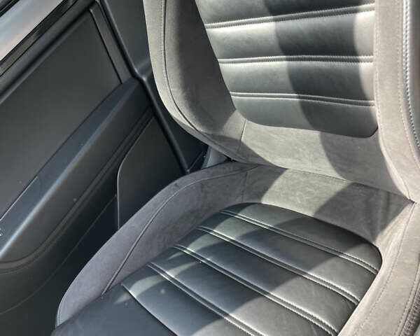 Білий Фольксваген Туарег, об'ємом двигуна 4.13 л та пробігом 169 тис. км за 32000 $, фото 28 на Automoto.ua