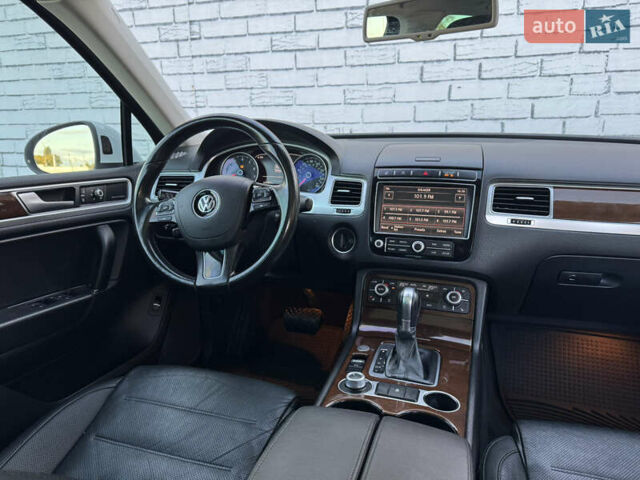 Белый Фольксваген Туарег, объемом двигателя 3.6 л и пробегом 242 тыс. км за 18500 $, фото 22 на Automoto.ua