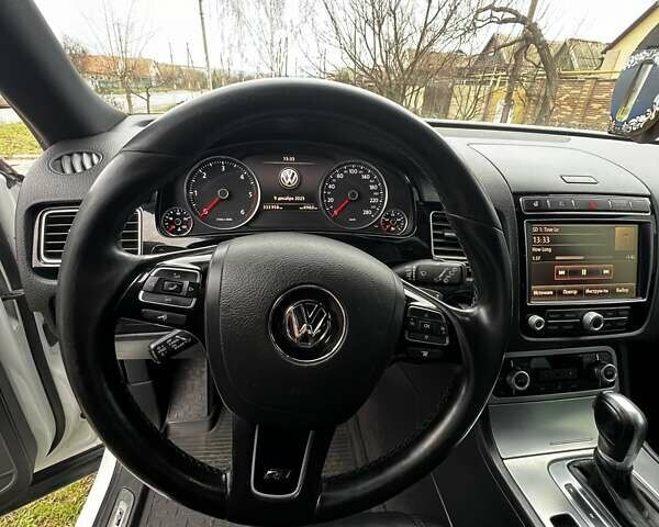 Білий Фольксваген Туарег, об'ємом двигуна 2.97 л та пробігом 334 тис. км за 26000 $, фото 25 на Automoto.ua