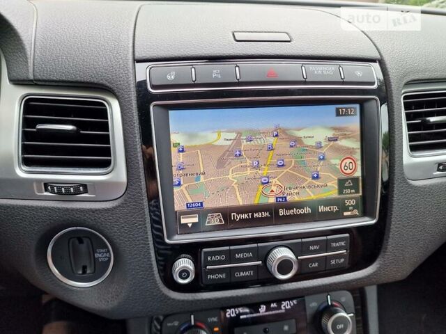 Білий Фольксваген Туарег, об'ємом двигуна 3 л та пробігом 102 тис. км за 34800 $, фото 12 на Automoto.ua