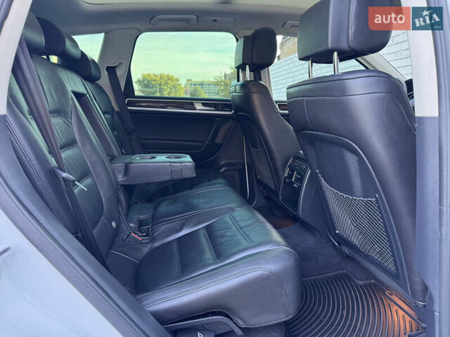 Белый Фольксваген Туарег, объемом двигателя 3.6 л и пробегом 242 тыс. км за 18500 $, фото 19 на Automoto.ua