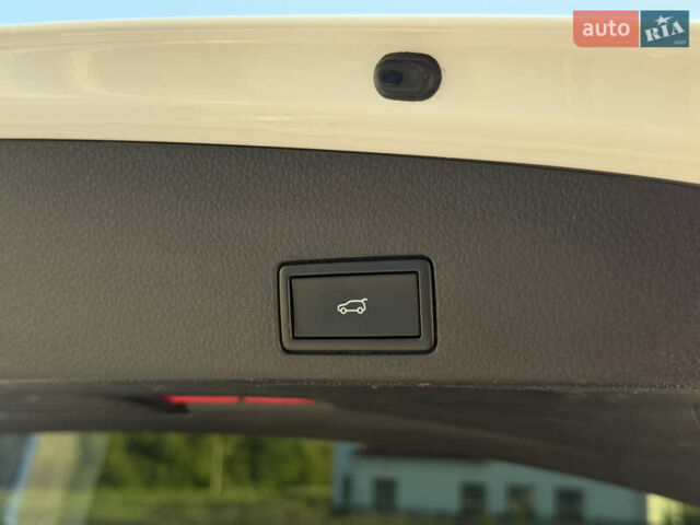 Білий Фольксваген Туарег, об'ємом двигуна 3 л та пробігом 279 тис. км за 24700 $, фото 41 на Automoto.ua