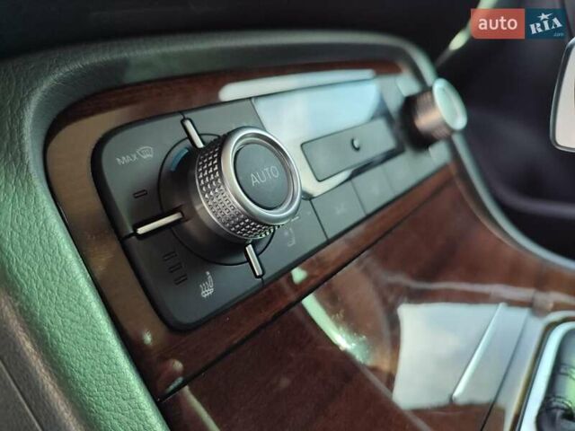 Білий Фольксваген Туарег, об'ємом двигуна 3 л та пробігом 157 тис. км за 27500 $, фото 12 на Automoto.ua