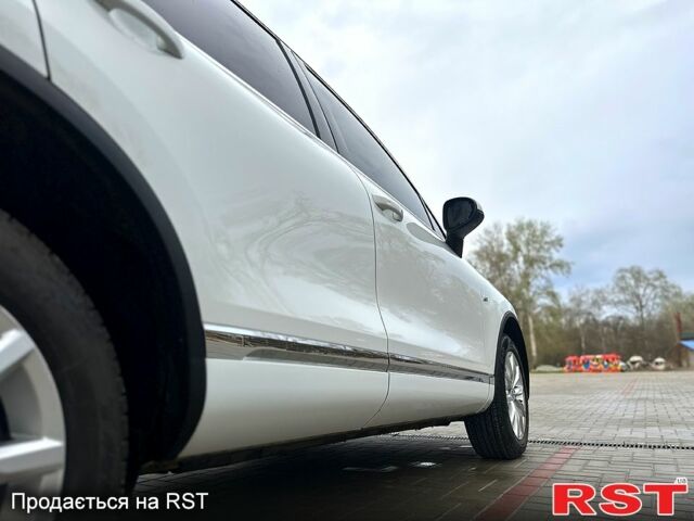 Белый Фольксваген Туарег, объемом двигателя 3.6 л и пробегом 130 тыс. км за 25000 $, фото 5 на Automoto.ua