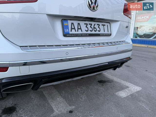 Белый Фольксваген Туарег, объемом двигателя 2.97 л и пробегом 176 тыс. км за 30900 $, фото 15 на Automoto.ua