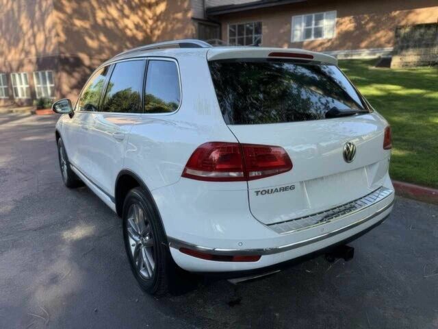 Белый Фольксваген Туарег, объемом двигателя 3.6 л и пробегом 77 тыс. км за 13700 $, фото 4 на Automoto.ua