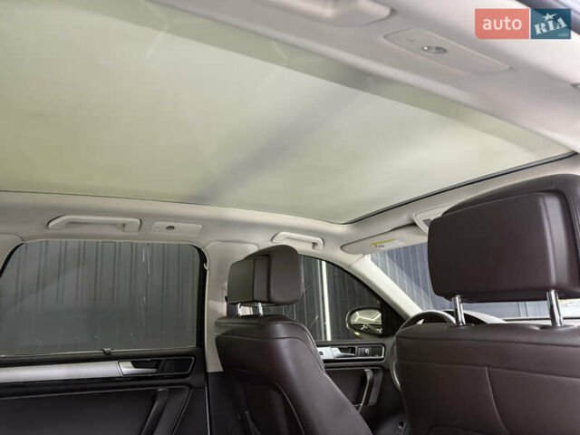 Белый Фольксваген Туарег, объемом двигателя 2.97 л и пробегом 193 тыс. км за 24500 $, фото 4 на Automoto.ua