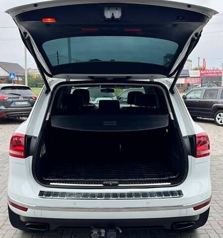 Білий Фольксваген Туарег, об'ємом двигуна 2.97 л та пробігом 320 тис. км за 23200 $, фото 7 на Automoto.ua