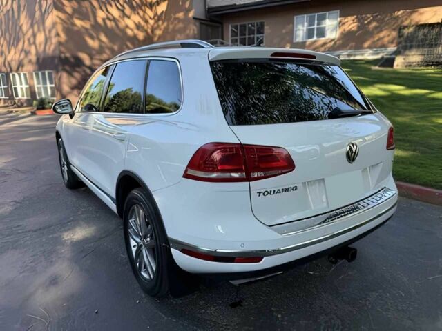 Белый Фольксваген Туарег, объемом двигателя 3.6 л и пробегом 72 тыс. км за 12000 $, фото 6 на Automoto.ua