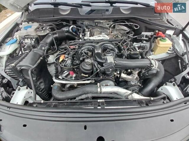 Белый Фольксваген Туарег, объемом двигателя 3 л и пробегом 170 тыс. км за 24900 $, фото 48 на Automoto.ua