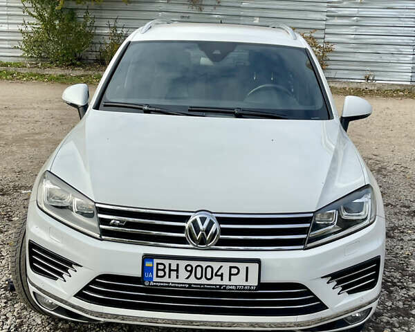 Білий Фольксваген Туарег, об'ємом двигуна 3 л та пробігом 199 тис. км за 35500 $, фото 10 на Automoto.ua
