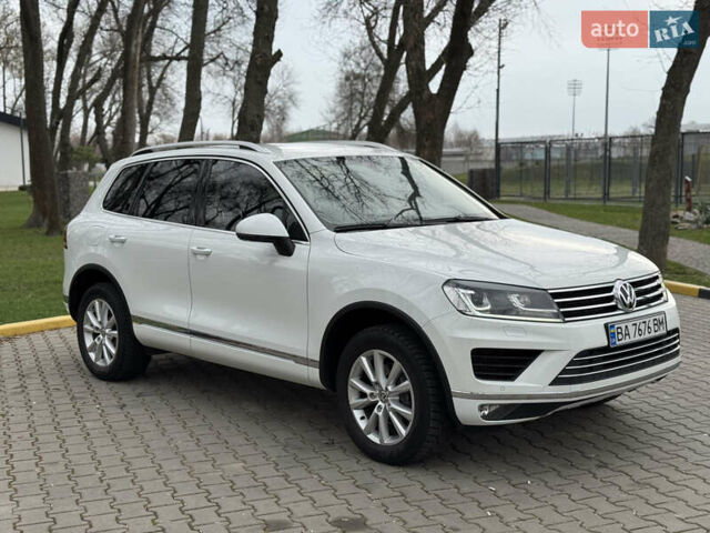 Білий Фольксваген Туарег, об'ємом двигуна 2.98 л та пробігом 270 тис. км за 24500 $, фото 6 на Automoto.ua