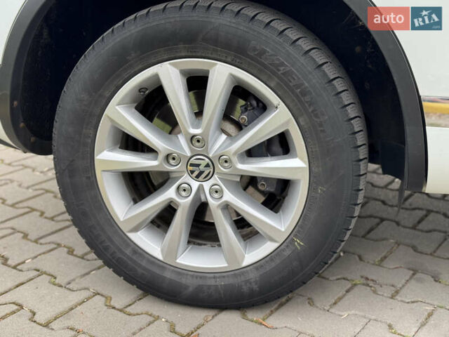 Білий Фольксваген Туарег, об'ємом двигуна 2.98 л та пробігом 270 тис. км за 24500 $, фото 11 на Automoto.ua