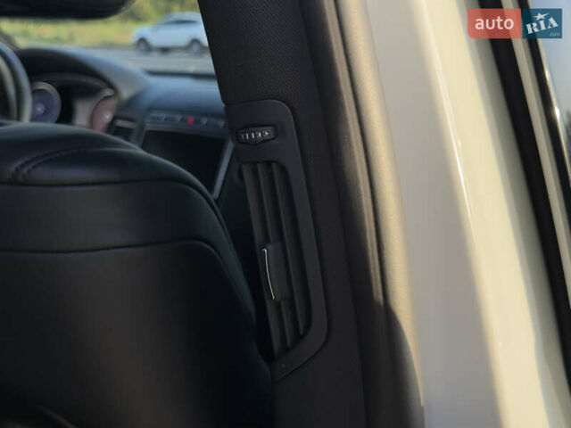 Білий Фольксваген Туарег, об'ємом двигуна 3 л та пробігом 279 тис. км за 24700 $, фото 38 на Automoto.ua
