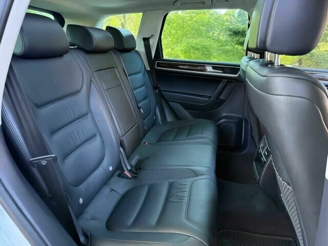 Белый Фольксваген Туарег, объемом двигателя 3.6 л и пробегом 77 тыс. км за 13700 $, фото 12 на Automoto.ua