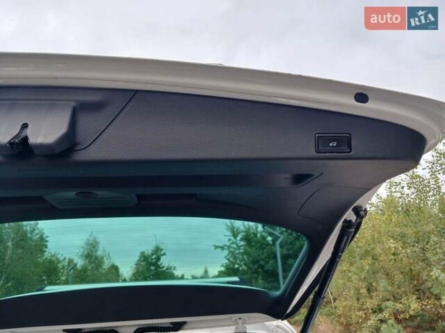 Белый Фольксваген Туарег, объемом двигателя 3 л и пробегом 170 тыс. км за 24900 $, фото 26 на Automoto.ua