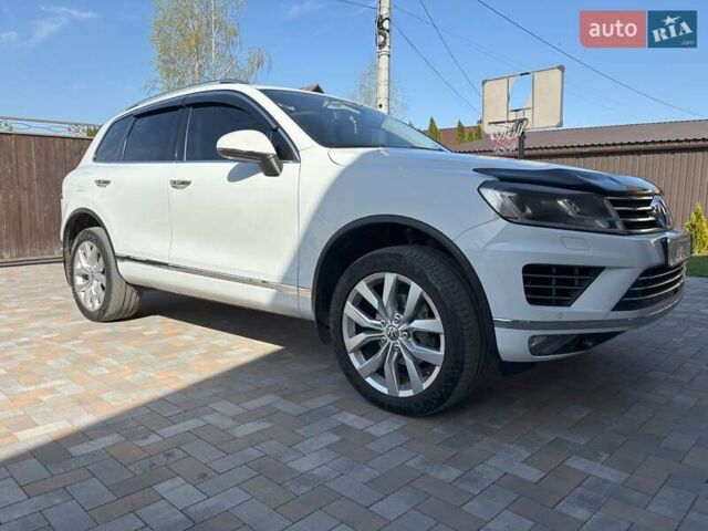 Белый Фольксваген Туарег, объемом двигателя 2.97 л и пробегом 308 тыс. км за 24900 $, фото 4 на Automoto.ua