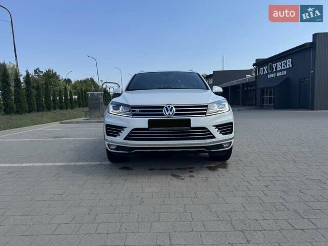 Белый Фольксваген Туарег, объемом двигателя 3 л и пробегом 250 тыс. км за 26200 $, фото 12 на Automoto.ua