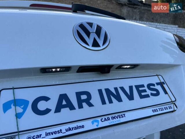 Белый Фольксваген Туарег, объемом двигателя 3.6 л и пробегом 242 тыс. км за 18500 $, фото 2 на Automoto.ua