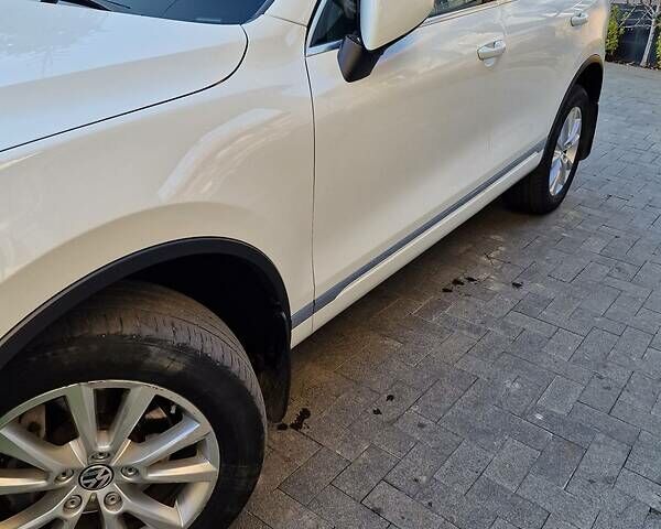 Білий Фольксваген Туарег, об'ємом двигуна 3 л та пробігом 102 тис. км за 34800 $, фото 22 на Automoto.ua