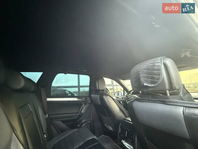 Білий Фольксваген Туарег, об'ємом двигуна 2.98 л та пробігом 287 тис. км за 24250 $, фото 26 на Automoto.ua