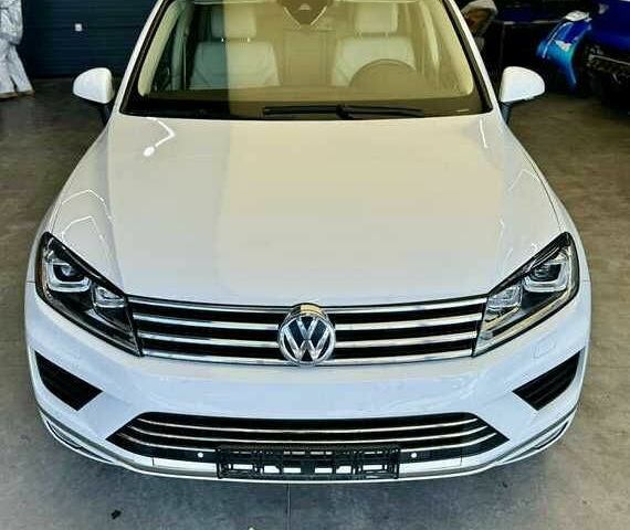 Белый Фольксваген Туарег, объемом двигателя 3.6 л и пробегом 89 тыс. км за 13100 $, фото 1 на Automoto.ua