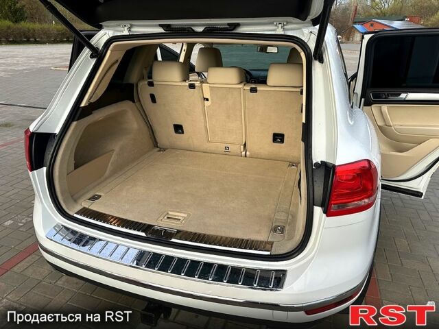 Белый Фольксваген Туарег, объемом двигателя 3.6 л и пробегом 130 тыс. км за 25000 $, фото 11 на Automoto.ua